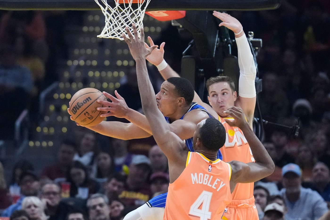 Mitchell scores 42 as Cavaliers defeat Magic 136-131 to extend winning streak to 4 games | iNFOnews.ca