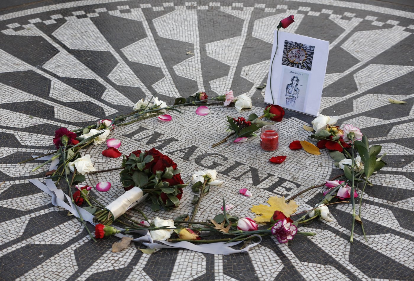 John Lennon's killer denied parole for 14th time | iNFOnews.ca