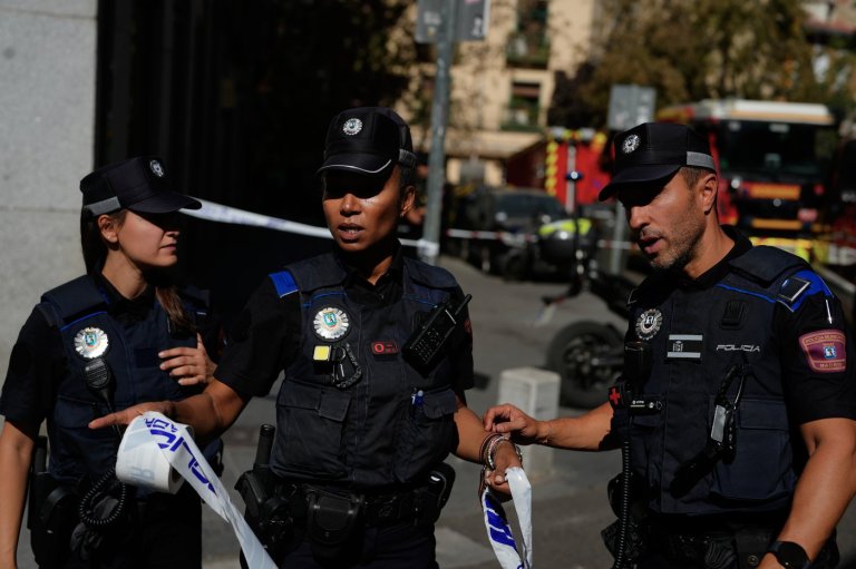 Building collapse in central Madrid leaves 3 construction workers injured, unknown number of missing | iNFOnews.ca
