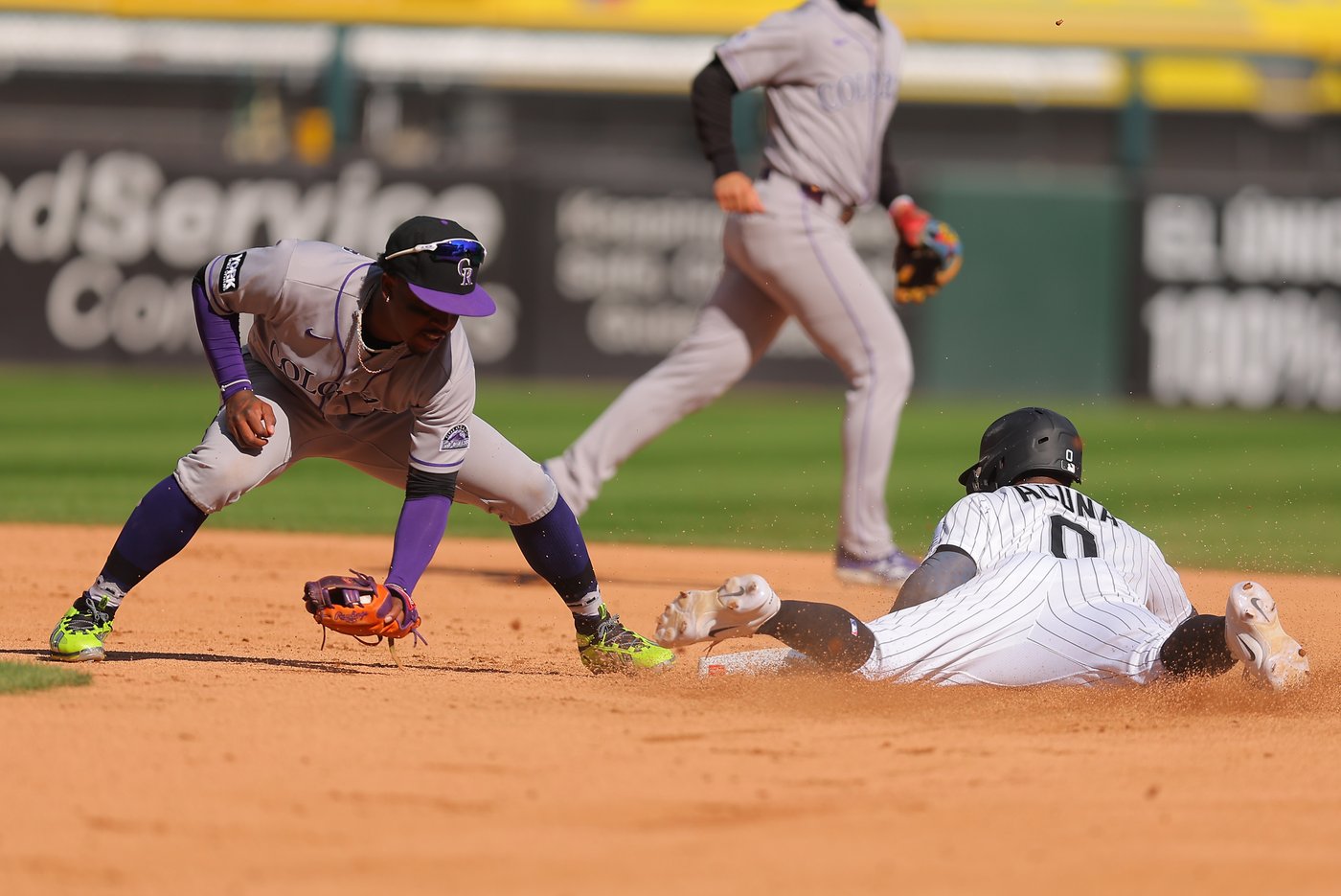 Grichuk and Doyle go deep in 3rd, power playoff-bound White Sox past Rockies 4-2 in season finale | iNFOnews.ca