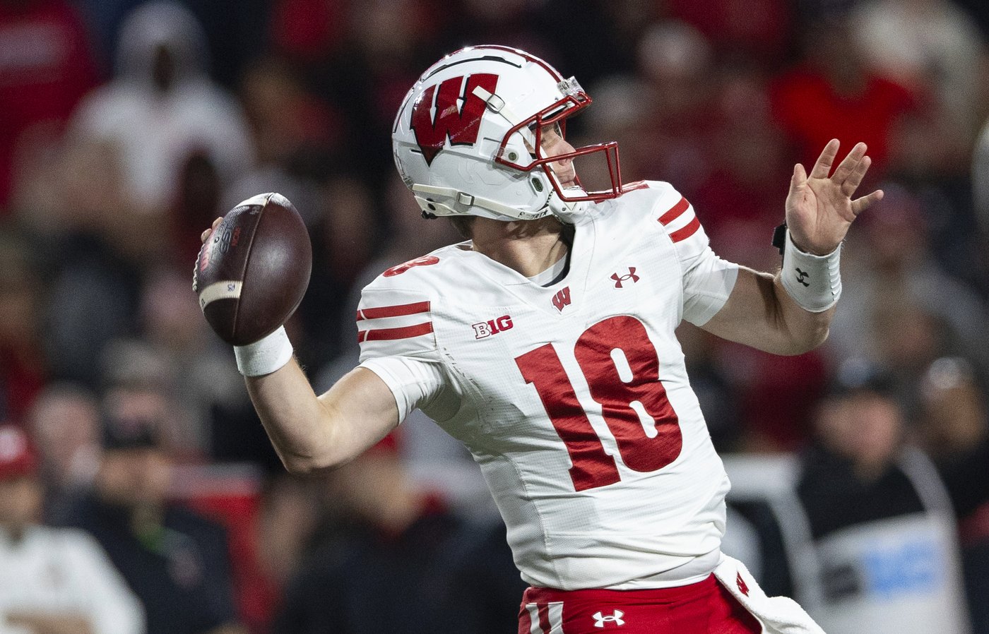 Wisconsin attempting to keep its bowl streak alive as it hosts Minnesota | iNFOnews.ca Wisconsin attempting to keep its bowl streak alive as it hosts Minnesota | iNFOnews.ca