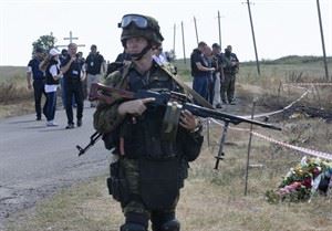 Baird calls on Russian-backed rebels to leave plane crash site and allow probe | iNFOnews.ca CP29209078