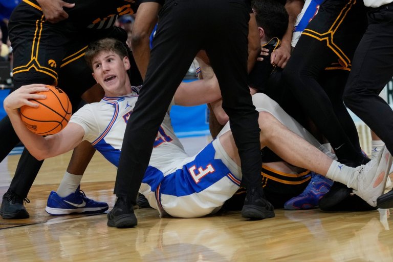 Defending champion Florida eliminated from March Madness by tougher, more physical Iowa team | iNFOnews.ca