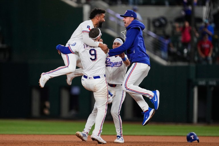 Danny Jansen's single gives Rangers a 6-5 win over Dbacks after both teams score 3 runs in 9th | iNFOnews.ca