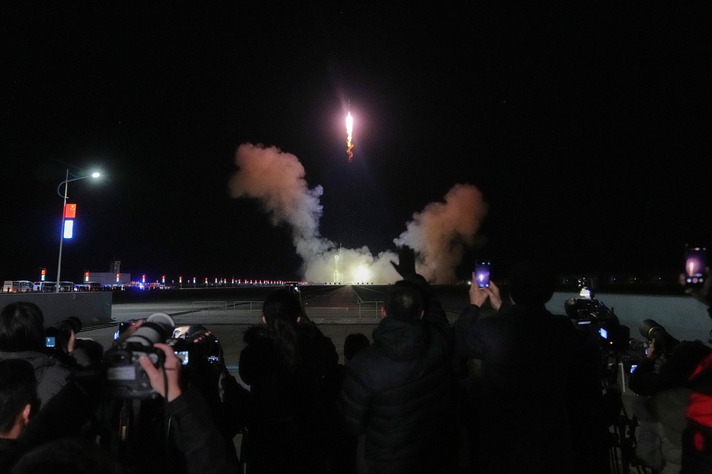 China's Shenzhou 21 docks with space station, sets the country's own speed record | iNFOnews.ca