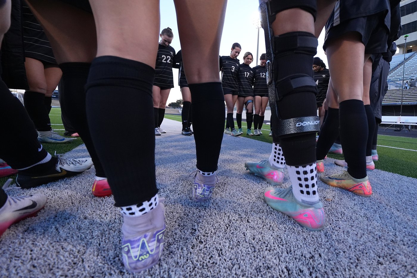Teenage girls are most likely to tear their ACLs. Parents say more must be done to protect them | iNFOnews.ca Teenage girls are most likely to tear their ACLs. Parents say more must be done to protect them | iNFOnews.ca