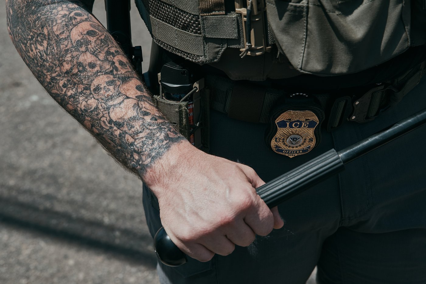 Photos show protestors and ICE agents clashing outside a New Jersey detention center | iNFOnews.ca