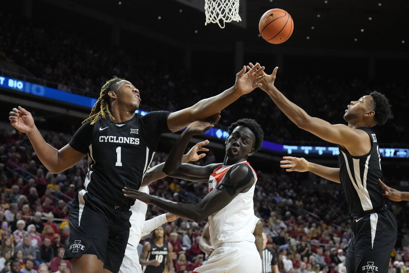 No. 3 Iowa State gets double-digit scoring from 6 players in a 99-72 win over Morgan State | iNFOnews.ca