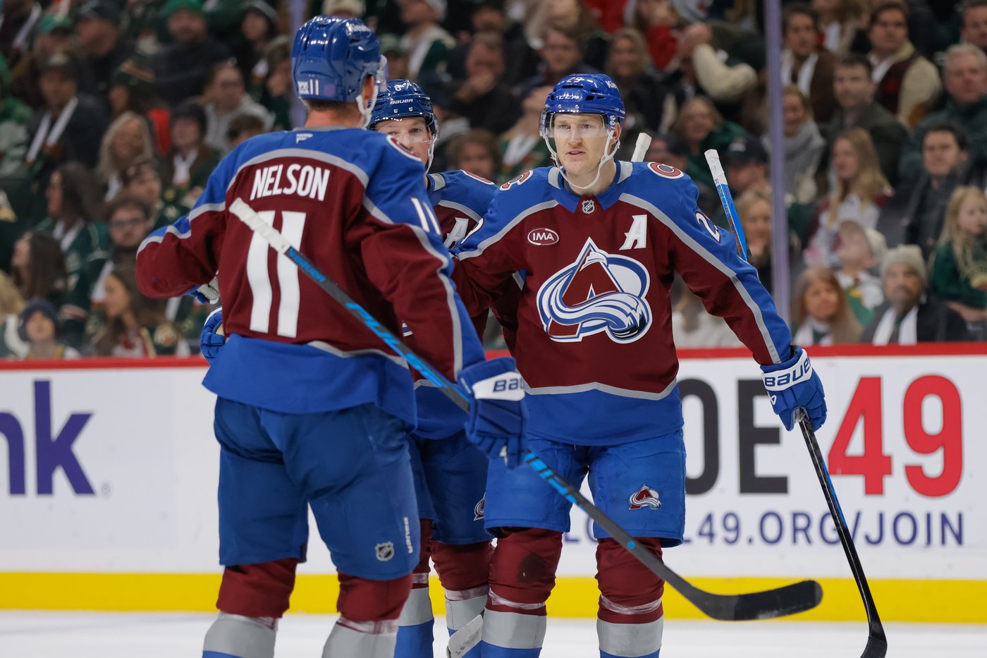 MacKinnon nets 2 goals, Makar and Nelson have goal, two assists, as Avalanche beat Wild 5-1 | iNFOnews.ca