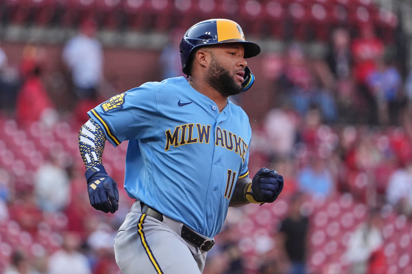 Brewers' Jackson Chourio goes 4 for 4 in his 2026 debut after coming off injured list | iNFOnews.ca Brewers' Jackson Chourio goes 4 for 4 in his 2026 debut after coming off injured list | iNFOnews.ca