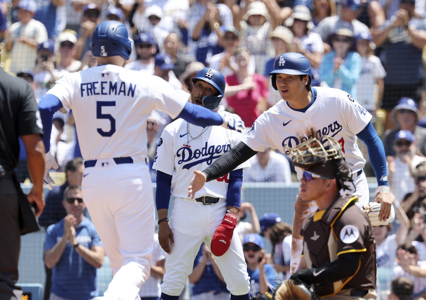 Clutch performances by Betts and Vesia help Dodgers sweep Padres for first time since 2023 | iNFOnews.ca