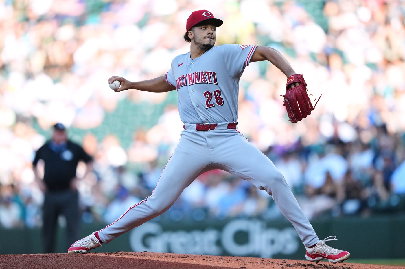 Chase Burns gets $2 million signing bonus as part of $105 million, 7-year contract with Reds | iNFOnews.ca