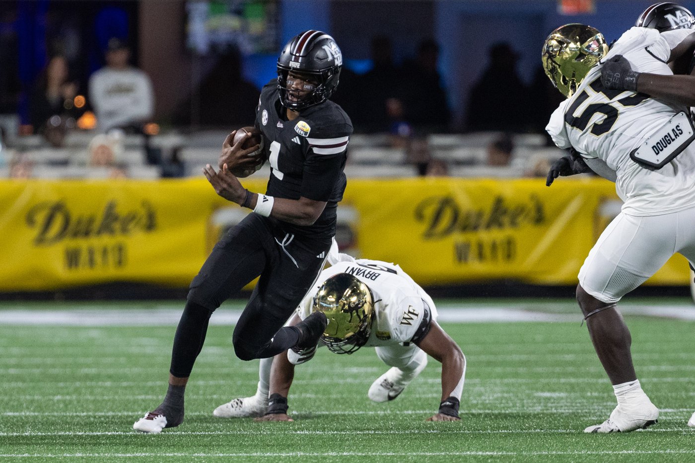 Mississippi State coach optimistic about QB Taylor after injury in Duke's Mayo Bowl | iNFOnews.ca