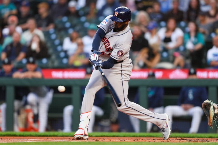 Alvarez hits 41st homer and drives in 3 as Astros blank Mariners 7-0 to tie Rangers atop AL West | iNFOnews.ca