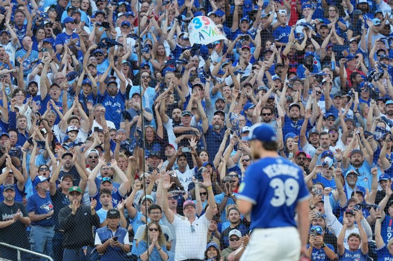 Canadian fans head to New York as Toronto Blue Jays try for ALDS sweep | iNFOnews.ca