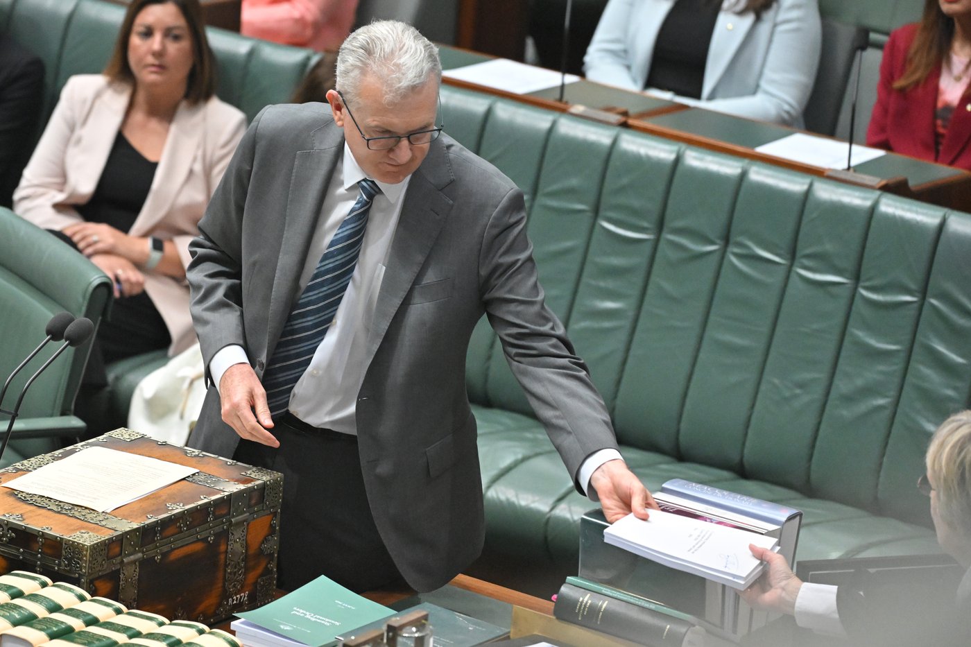 Australia's Parliament passes gun restrictions and anti-hate speech law after Bondi shooting | iNFOnews.ca