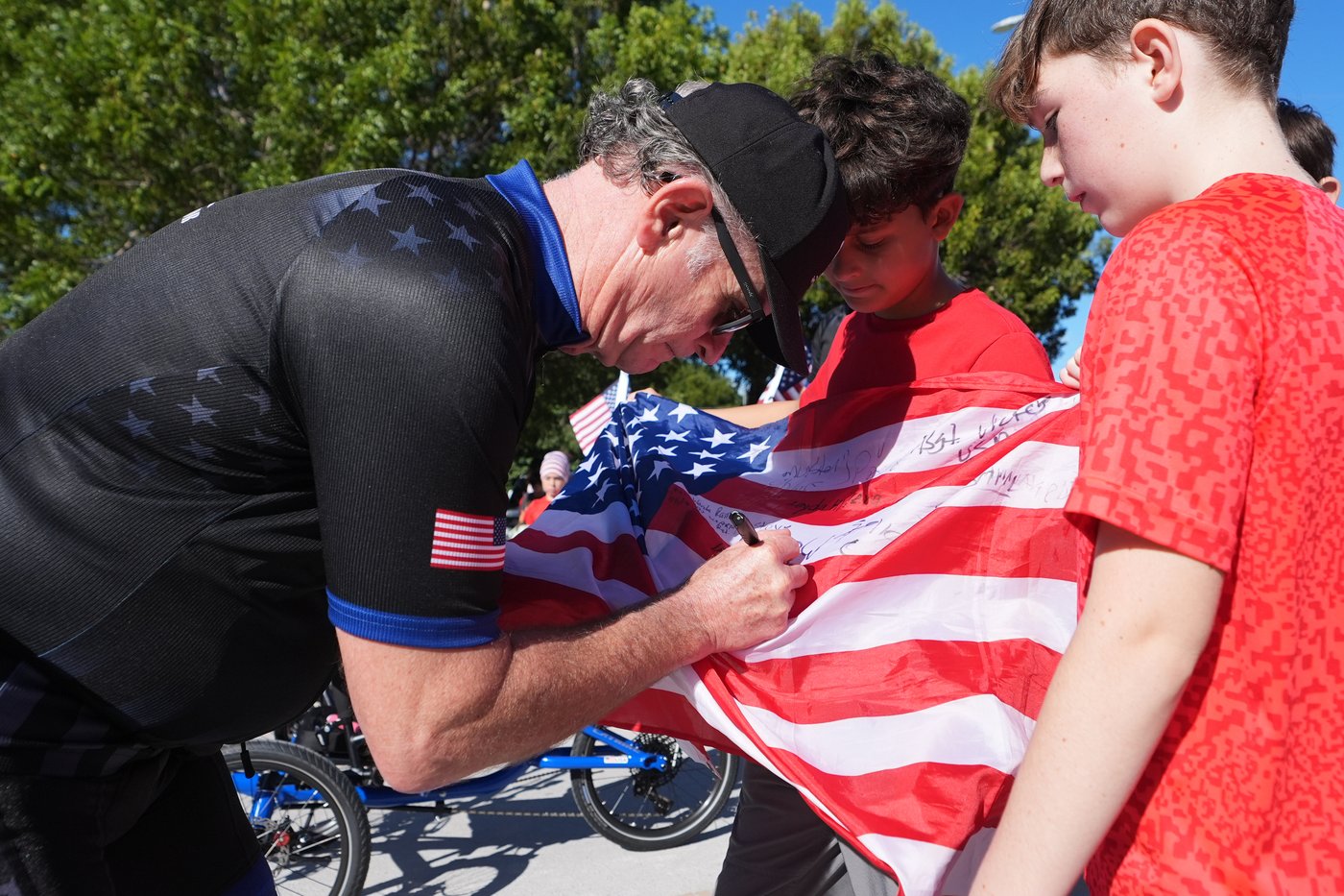 Wounded veterans cycle through Florida Keys for annual Soldier Ride | iNFOnews.ca Wounded veterans cycle through Florida Keys for annual Soldier Ride | iNFOnews.ca