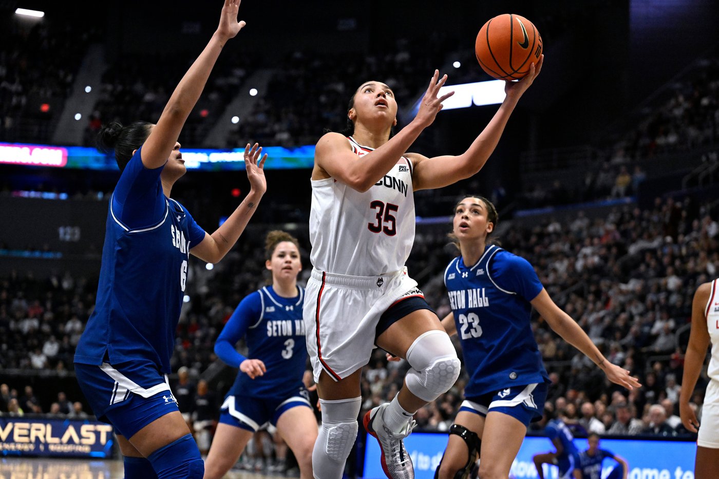 Sarah Strong, Azzi Fudd lead No. 1 UConn to 31st win in a row with 84-48 victory over Seton Hall | iNFOnews.ca