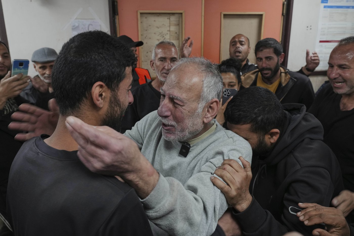 Israel releases 10 Palestinians detained from Gaza. They say they suffered abuse | iNFOnews.ca