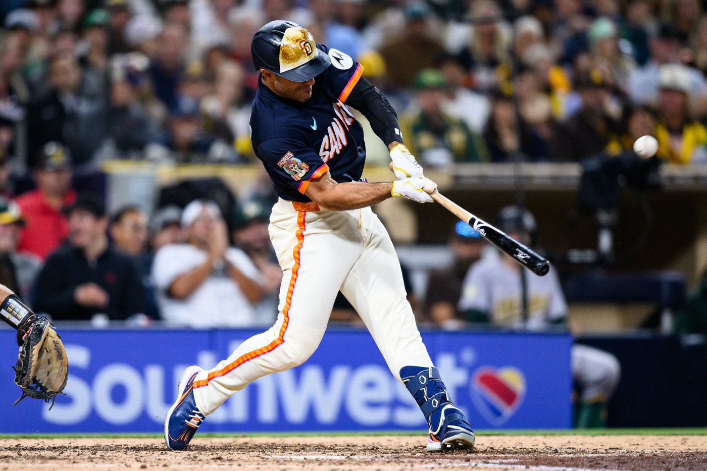 Laureano, Machado, Castellanos homer in the Padres' 7-3 win over the Athletics | iNFOnews.ca Laureano, Machado, Castellanos homer in the Padres' 7-3 win over the Athletics | iNFOnews.ca