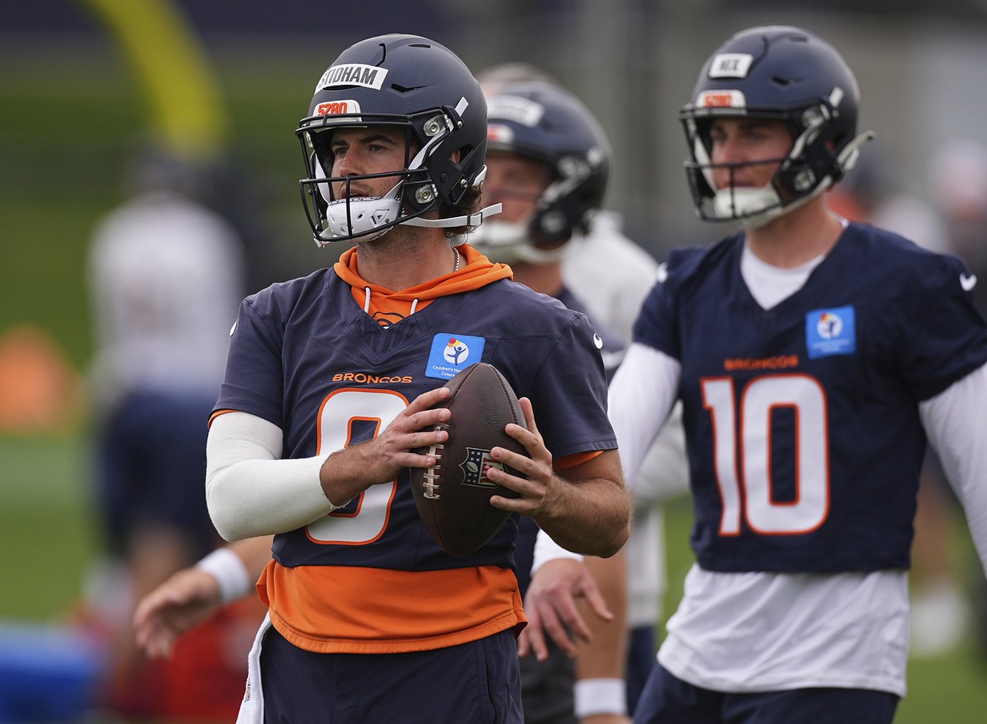 Broncos' Bo Nix looks more comfortable heading into 2nd season and elusive familiarity a big reason | iNFOnews.ca Broncos' Bo Nix looks more comfortable heading into 2nd season and elusive familiarity a big reason | iNFOnews.ca