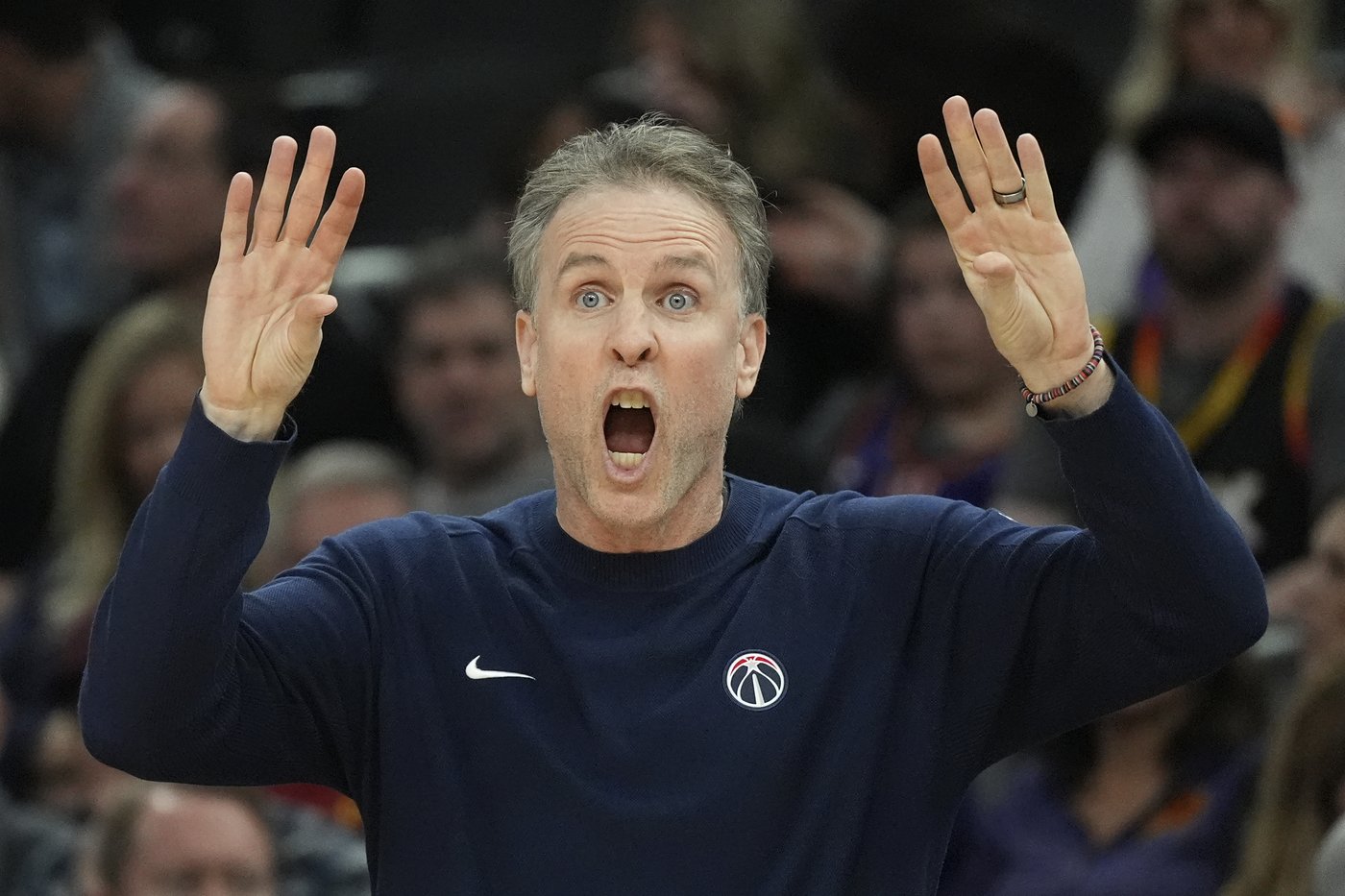 Durant scores 29 points as the Suns hand the Wizards their 13th straight loss, 119-109 | iNFOnews.ca Durant scores 29 points as the Suns hand the Wizards their 13th straight loss, 119-109 | iNFOnews.ca