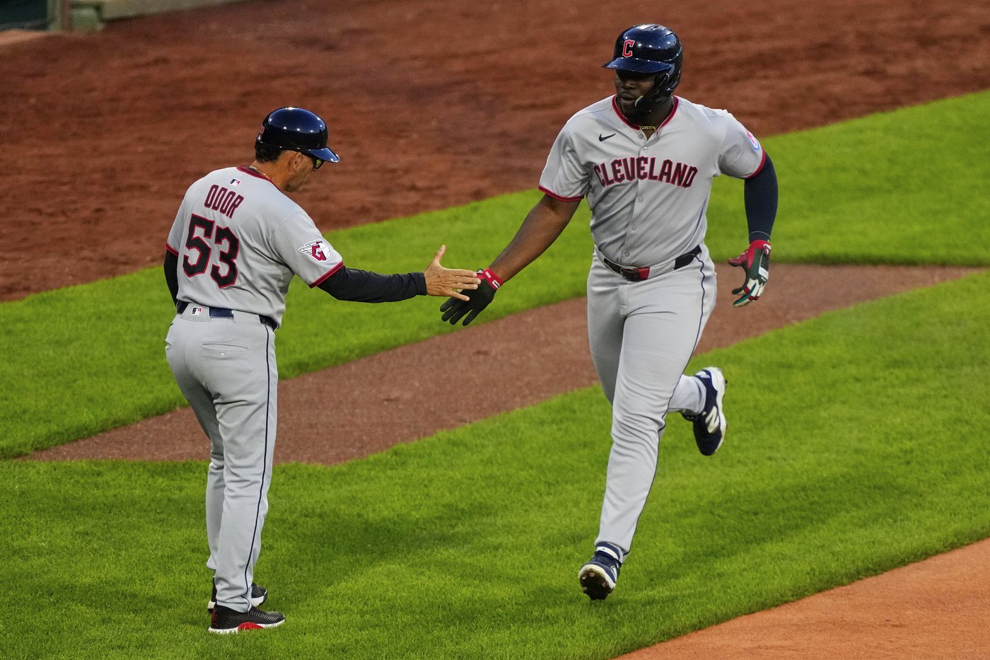 Bregman's clutch hit in the 8th helps Red Sox rally past Guardians 11-7 | iNFOnews.ca
