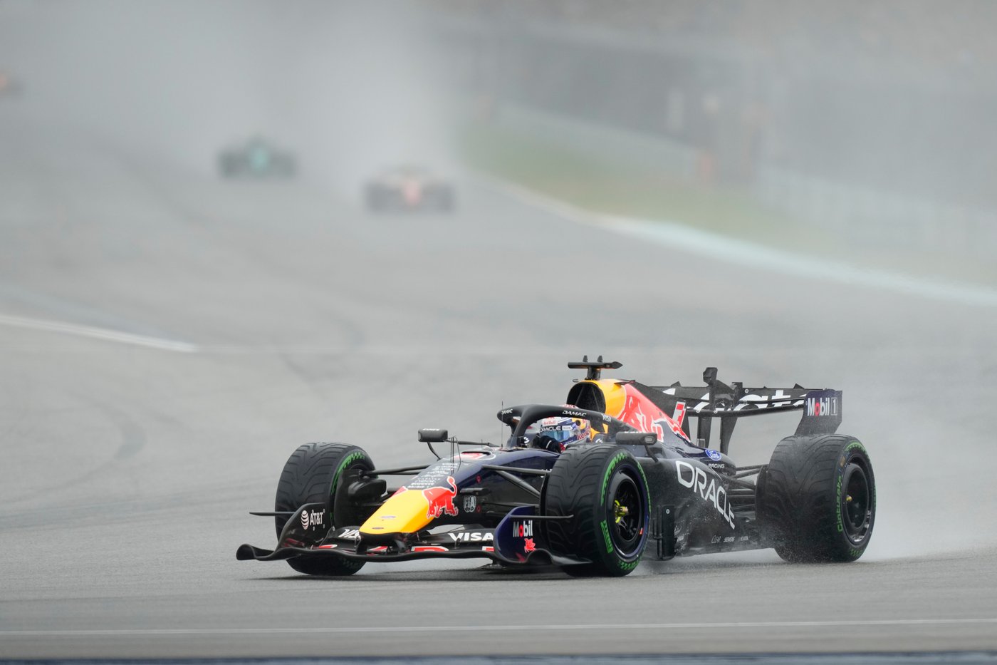 Verstappen wants a 'lesson learned' after software issues in F1 cars delay race start | iNwheels