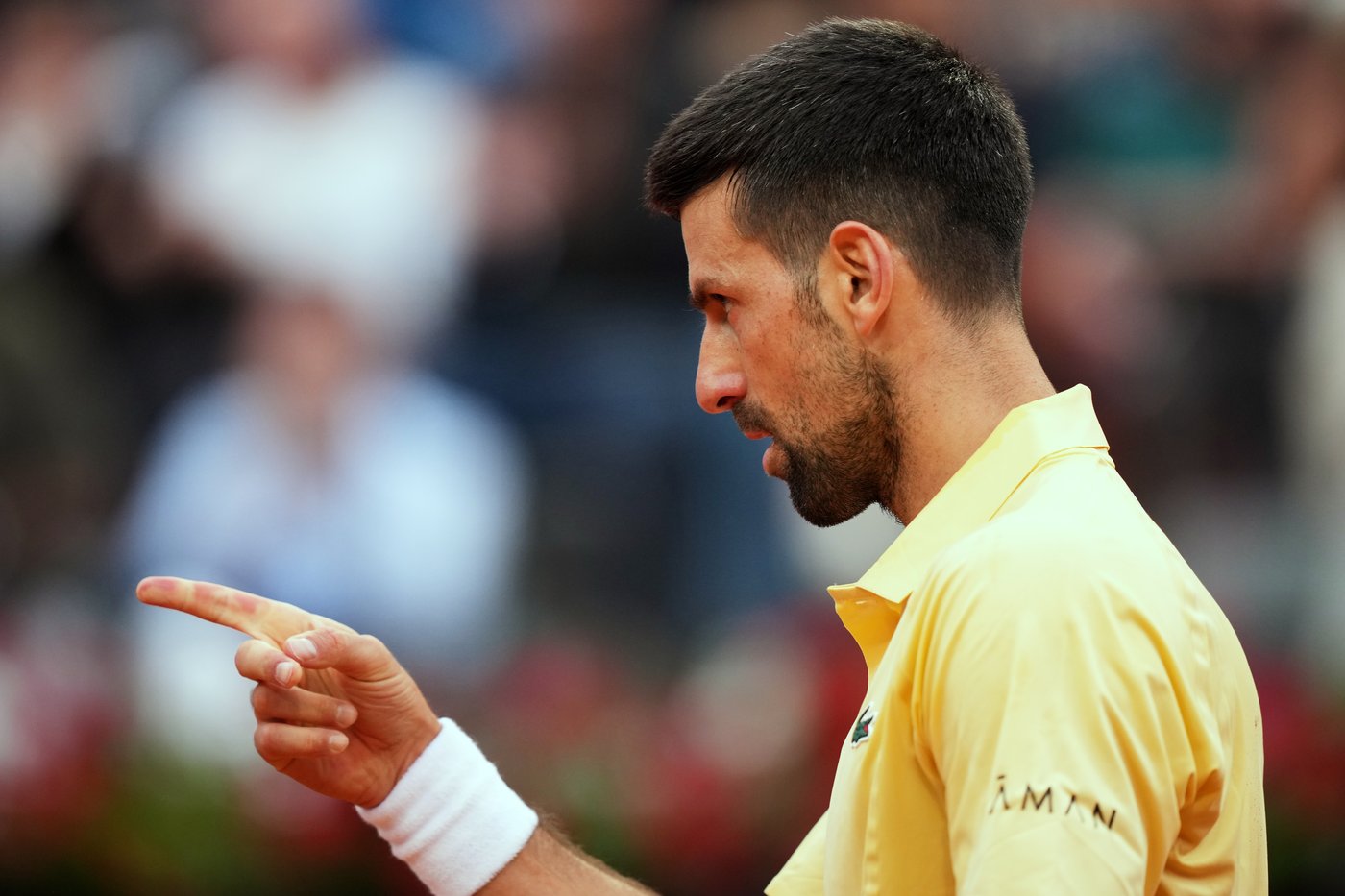 Djokovic beaten by a Croatian qualifier 18 years younger than him at the Italian Open | iNFOnews.ca