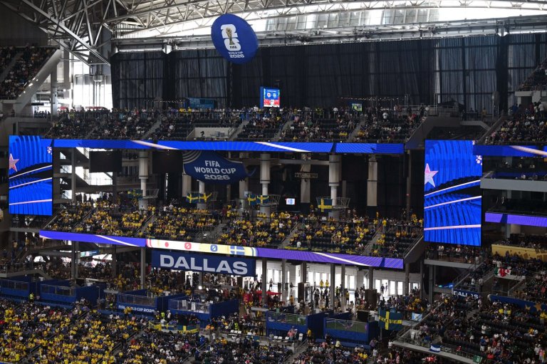 Curtains go up at AT&T Stadium for the World Cup, a glare-blocking move rejected by Jerry Jones | iNFOnews.ca