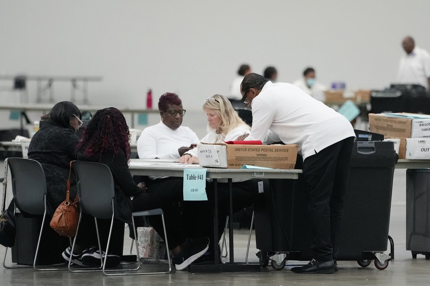 Detroit strengthens security at sites where ballots are counted | iNFOnews.ca