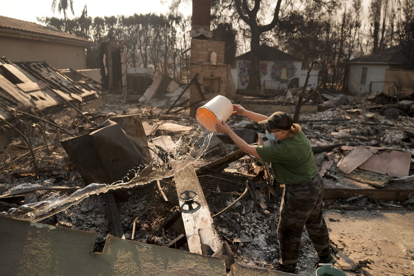 Trump targets California water policy as he prepares to tour LA fire damage | iNFOnews.ca
