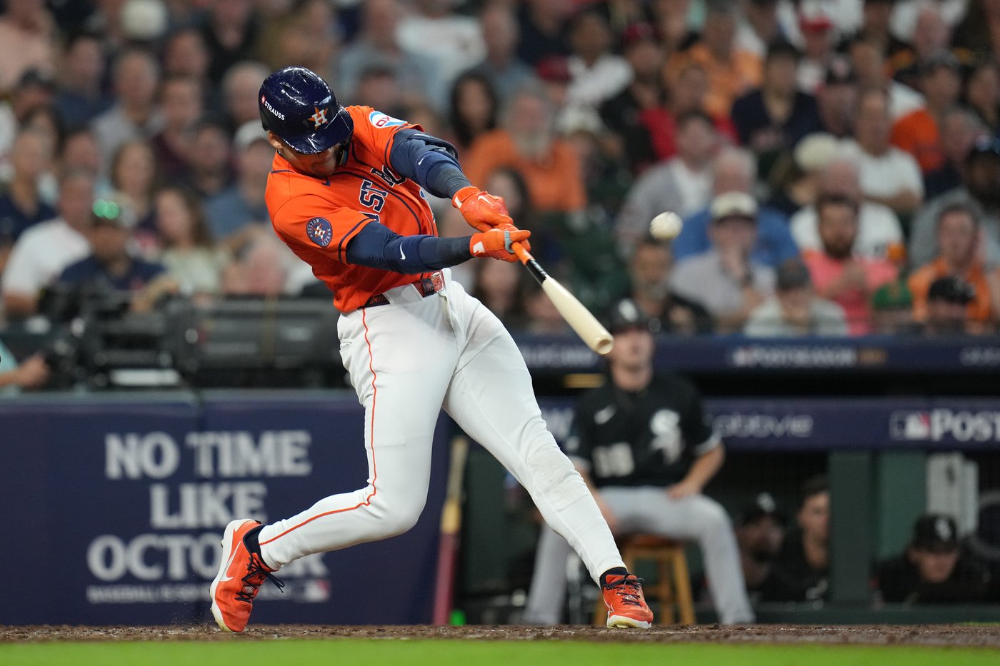 White Sox pounce early, finish sweep of Astros for first playoff series win since 2005 | iNFOnews.ca