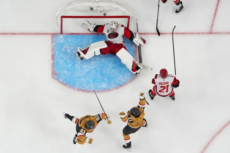 Golden Knights tip Hurricanes 5-4 in 2OT after blowing 4-goal lead | iNFOnews.ca
