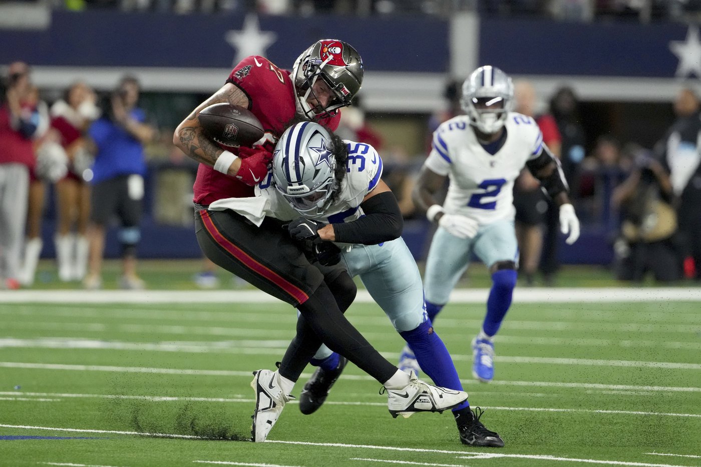 Cowboys beat Tampa Bay 26-24 as Baker Mayfield and the Bucs lose control of their playoff fate | iNFOnews.ca