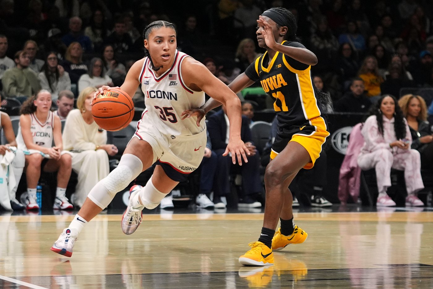 Fudd and Strong power No. 1 UConn past No. 11 Iowa in Women's Champions Classic | iNFOnews.ca