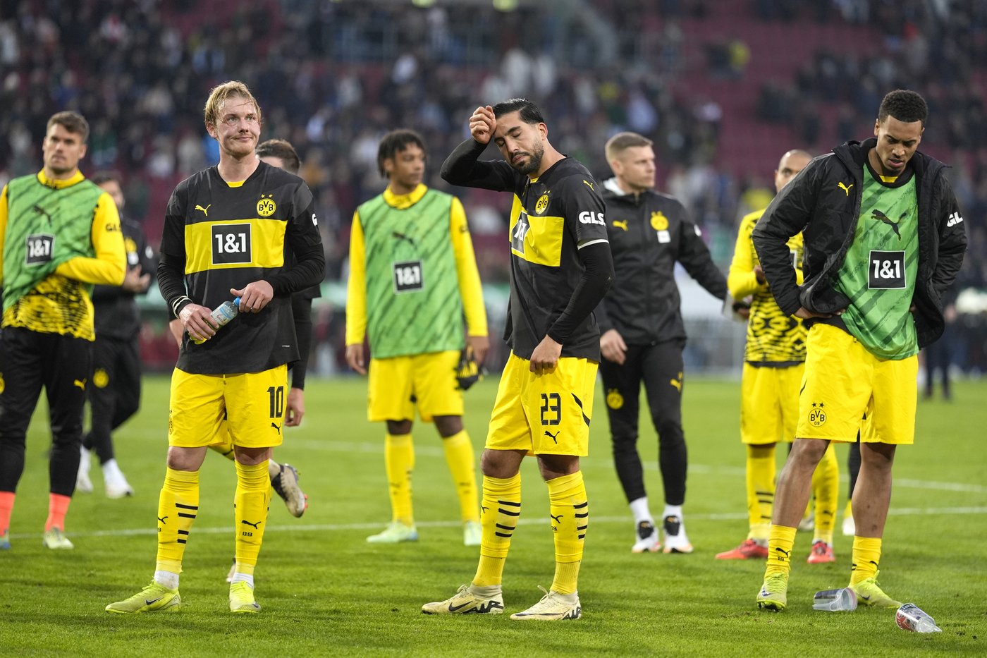 Dortmund slumps to another loss at Augsburg as Leipzig tops the Bundesliga | iNFOnews.ca Dortmund slumps to another loss at Augsburg as Leipzig tops the Bundesliga | iNFOnews.ca