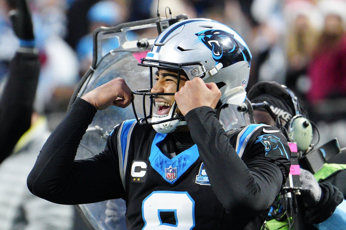 Saquon Barkley on pace to set Eagles rushing record against Panthers, eyes Dickerson's NFL record | iNFOnews.ca