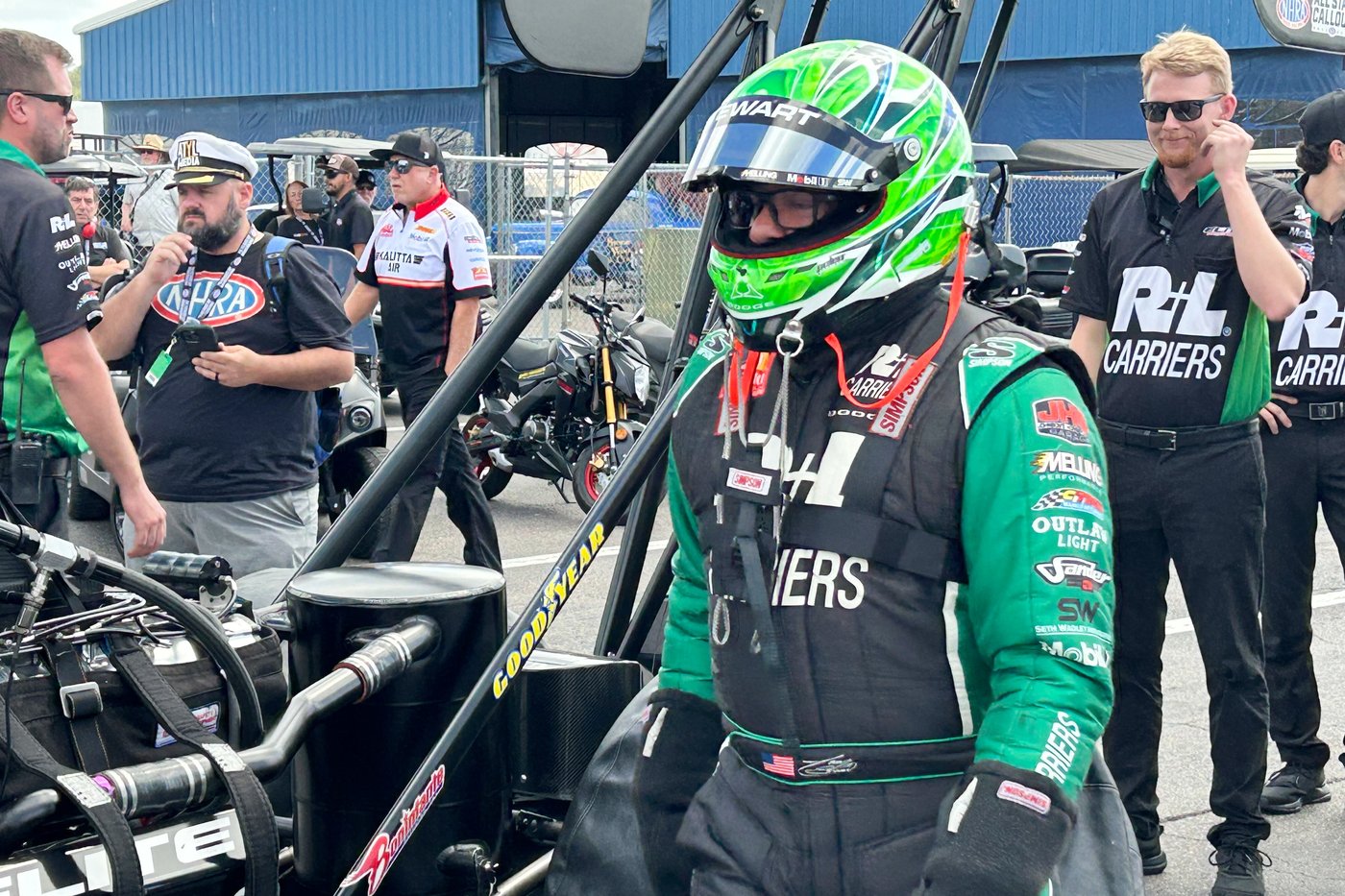 For better or worse, Tony Stewart vows to keep his competitive edge while racing against his wife | iNFOnews.ca