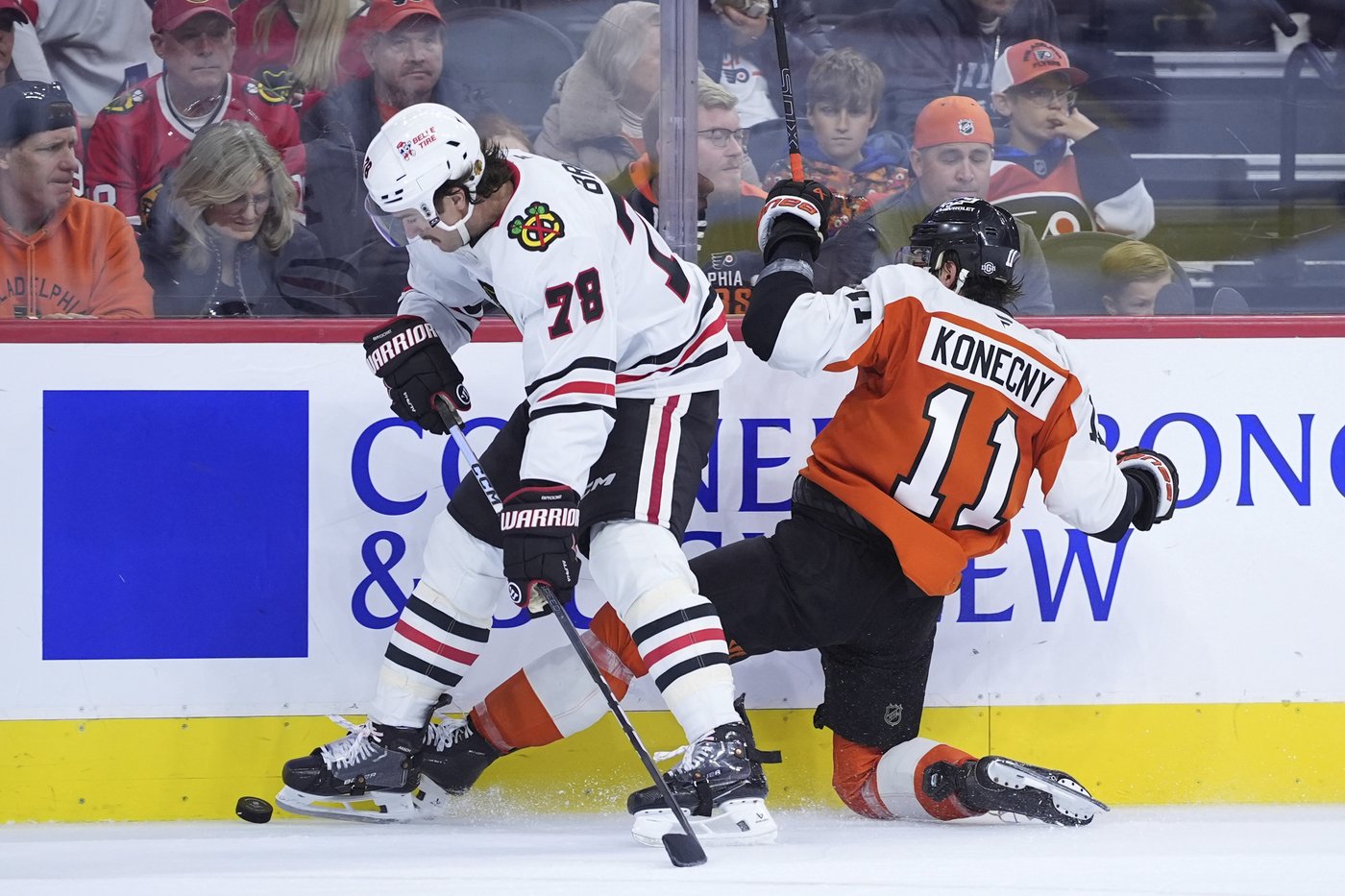 Michkov scores in overtime, Flyers rally to beat Blackhawks 3-2 | iNFOnews.ca