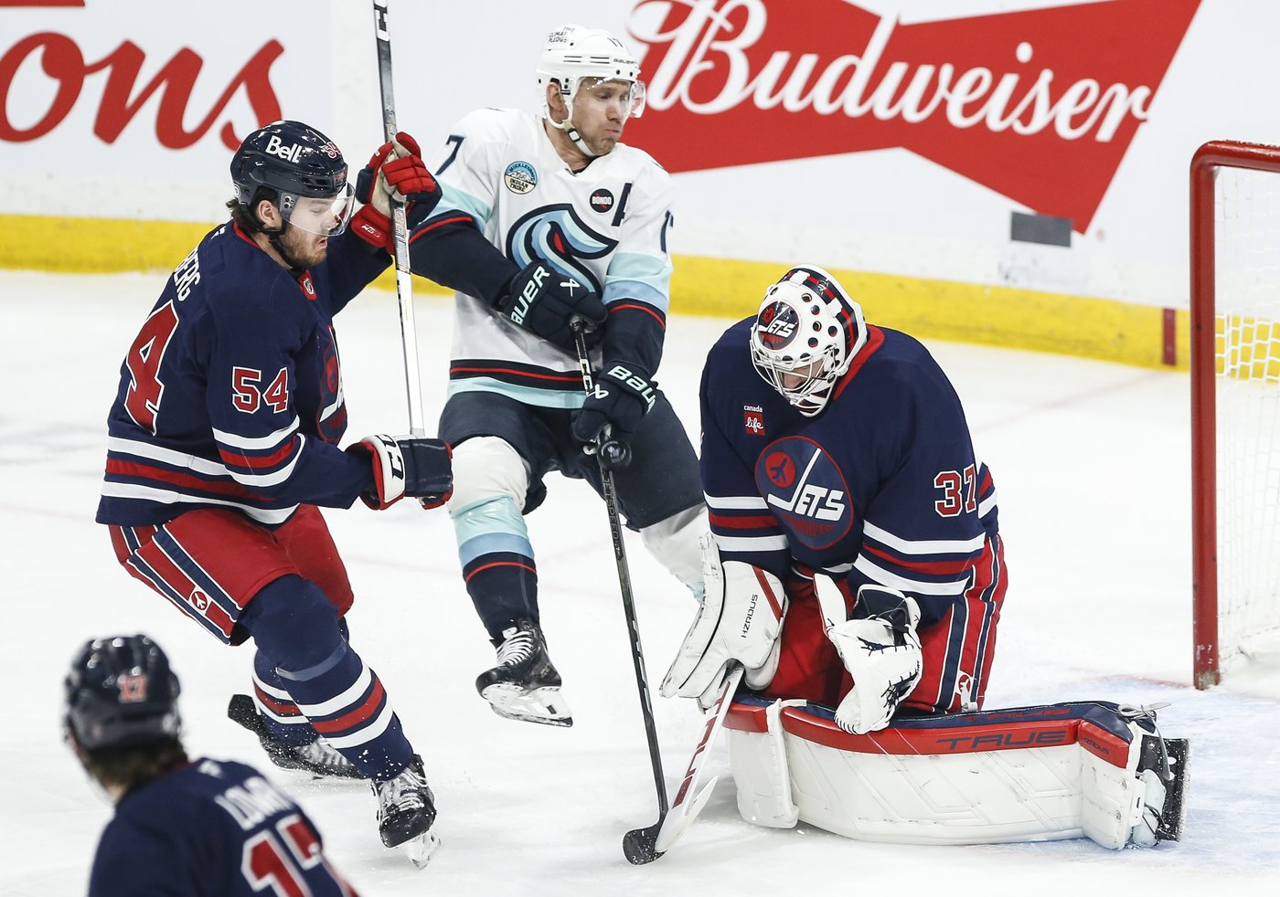 DeMelo scores late winner for Winnipeg Jets in 2-1 win over Seattle Kraken | iNFOnews.ca