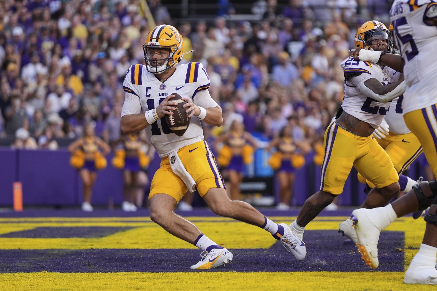 No. 3 LSU anticipates a tough test from humbled Florida and embattled coach Billy Napier | iNFOnews.ca