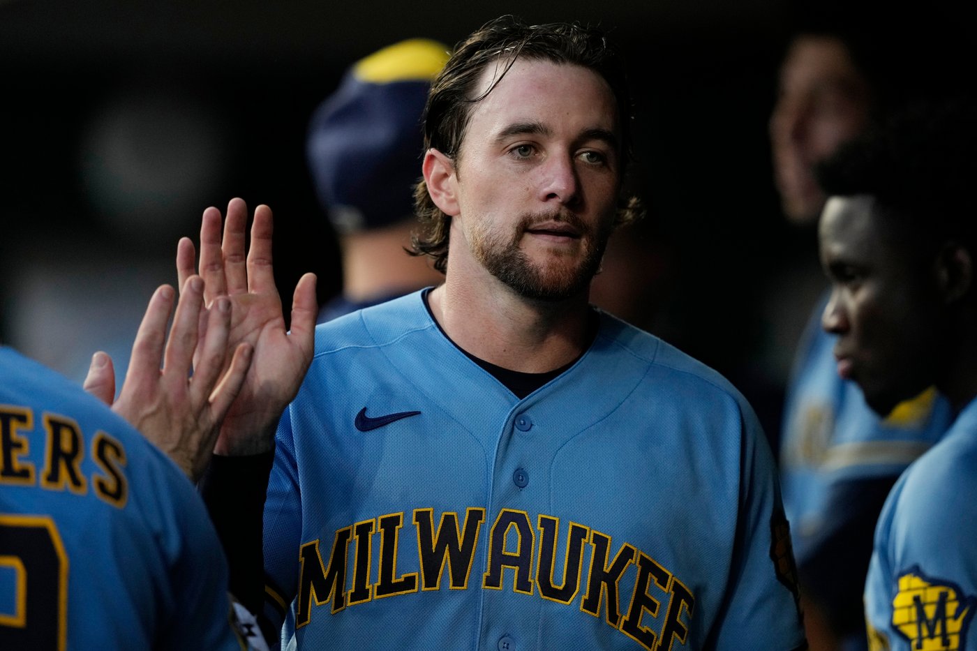 Pratt drives in 4 runs in the Brewers' 10-7 win over the Reds | iNFOnews.ca