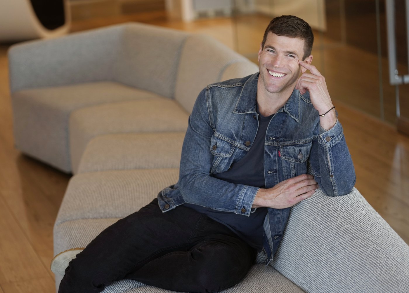Austin Stowell is emotional about playing stoic Jethro Gibbs in 'NCIS: Origins' | iNFOnews.ca Austin Stowell is emotional about playing stoic Jethro Gibbs in 'NCIS: Origins' | iNFOnews.ca