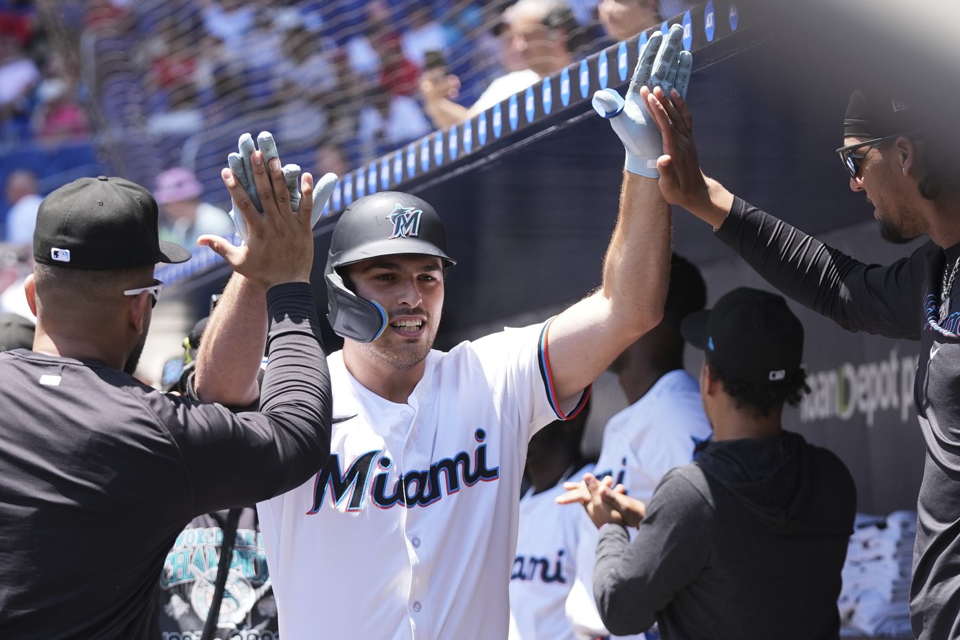 Wynns is a triple shy of the cycle, Singer strikes out 8 as Reds beat Marlins 5-2 | iNFOnews.ca Wynns is a triple shy of the cycle, Singer strikes out 8 as Reds beat Marlins 5-2 | iNFOnews.ca