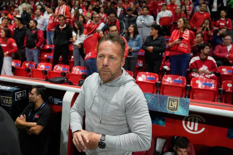 LAFC fires coach Marc Dos Santos late in his disappointing 1st season in charge | iNFOnews.ca