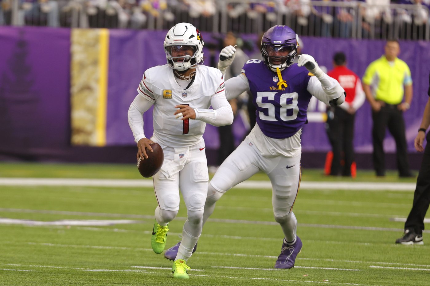 Vikings win 5th straight, rallying past Cardinals 23-22 on Sam Darnold's TD pass with 1:13 left | iNFOnews.ca