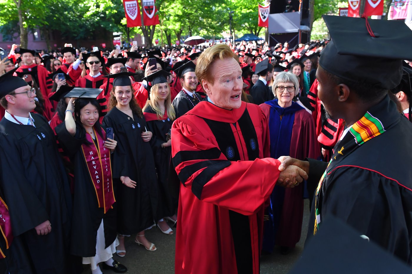 Conan O’Brien speaks at Harvard commencement as Trump tightens pressure on the school | iNFOnews.ca