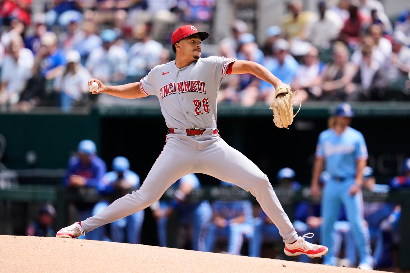 De La Cruz leads Reds to 2-1 win over Rangers and series sweep | iNFOnews.ca
