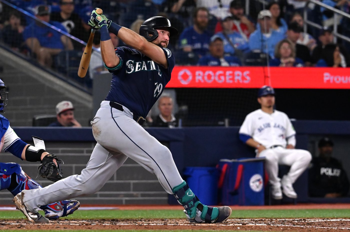 Mariners take down Jays 8-4 in 12-inning battle | iNFOnews.ca Mariners take down Jays 8-4 in 12-inning battle | iNFOnews.ca